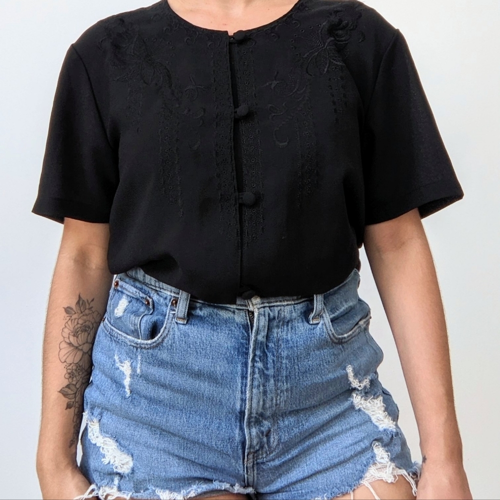🖤 Vintage Embroidered Blouse